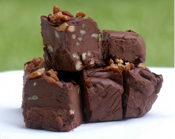 CHOCOLATE CHEESECAKE FUDGE-Sugar-Free & Keto Friendly